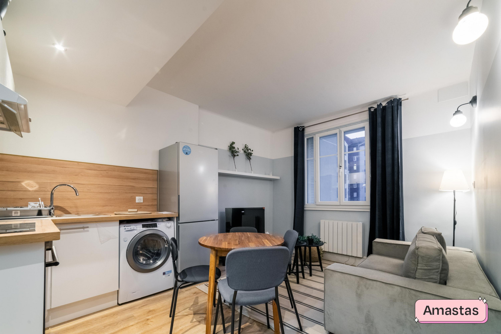 
                                                Colocation
                                                 Colocation de deux chambres dans un appartement entièrement meublé et rénové à Villeurbanne