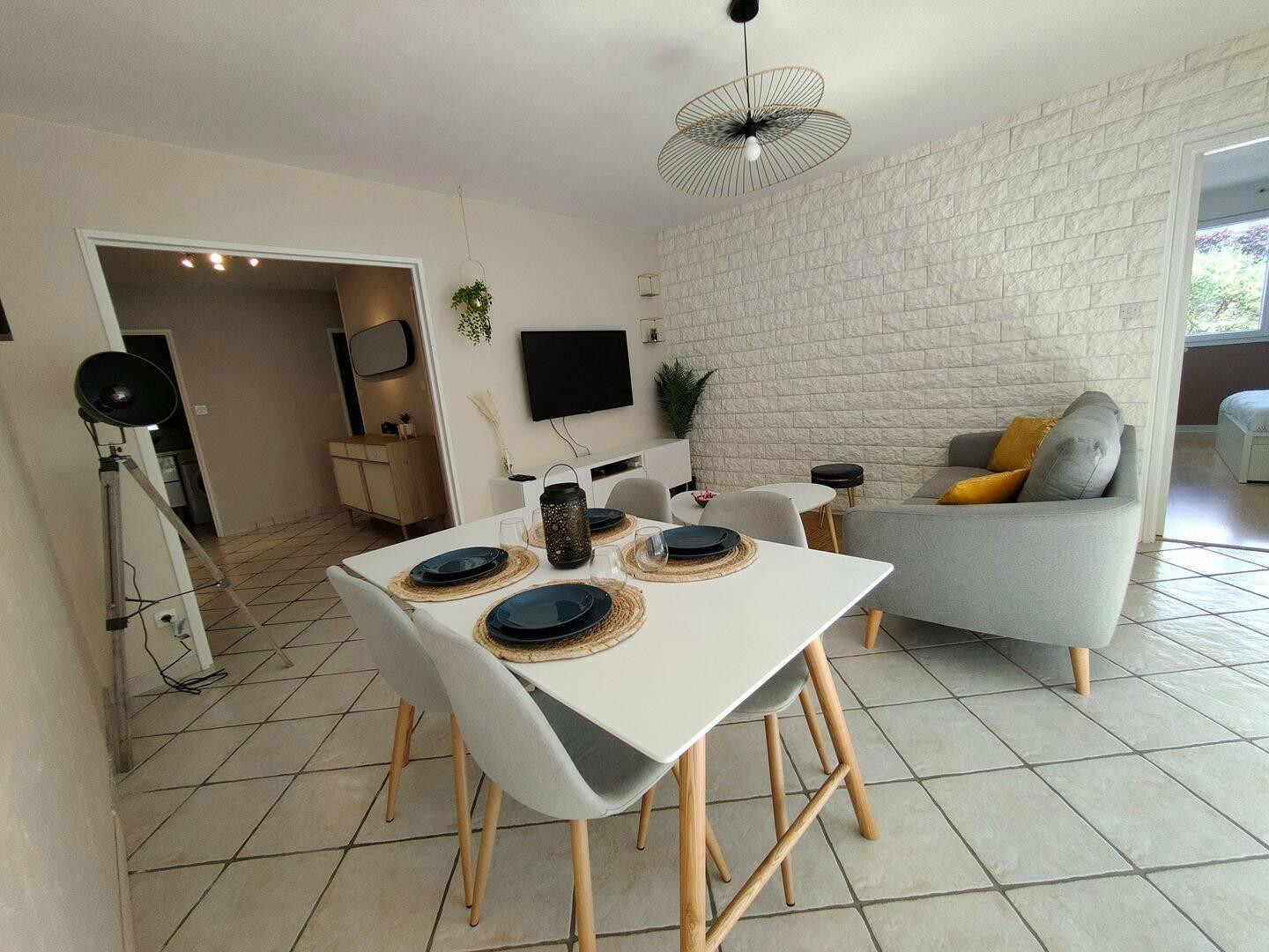 
                                                Colocation
                                                 Colocation de Standing