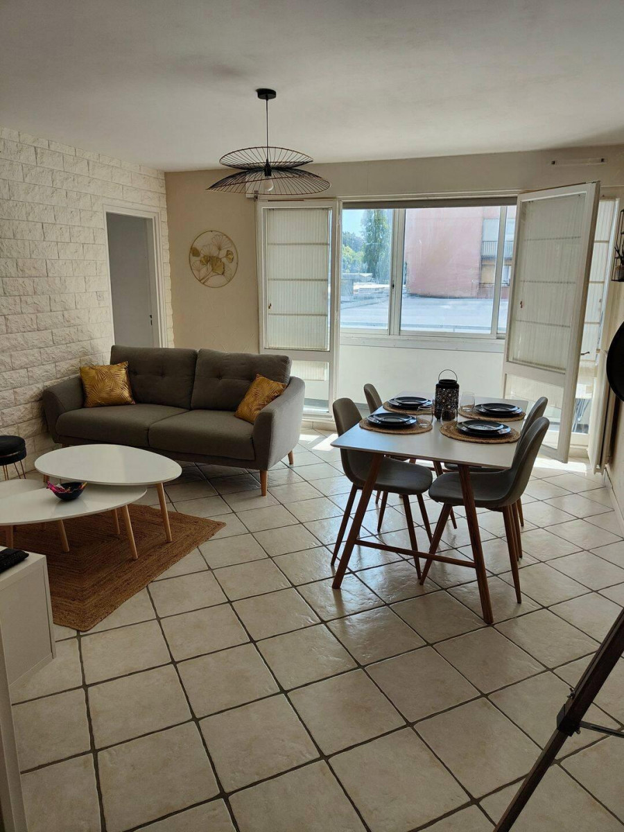 
                                                Colocation
                                                 Colocation de Standing