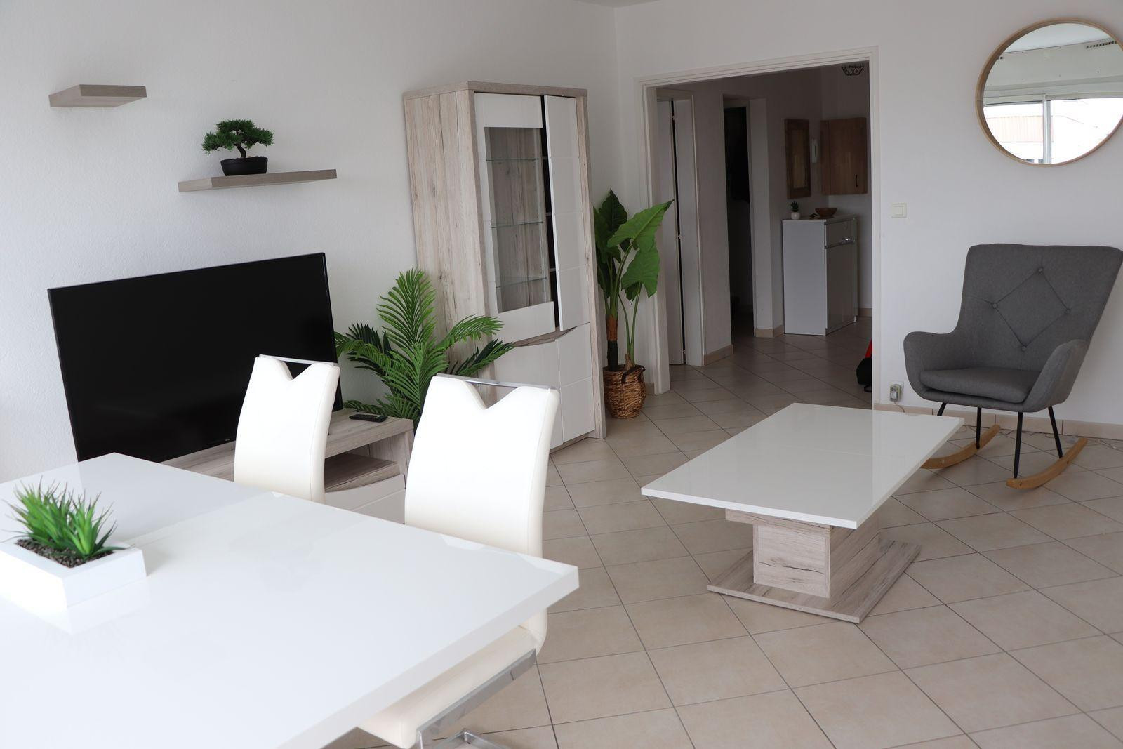 
                                                Location
                                                 Colocation de standing avec femme de ménage