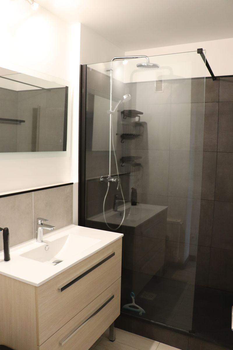 
                                                Location
                                                 Colocation de standing avec femme de ménage