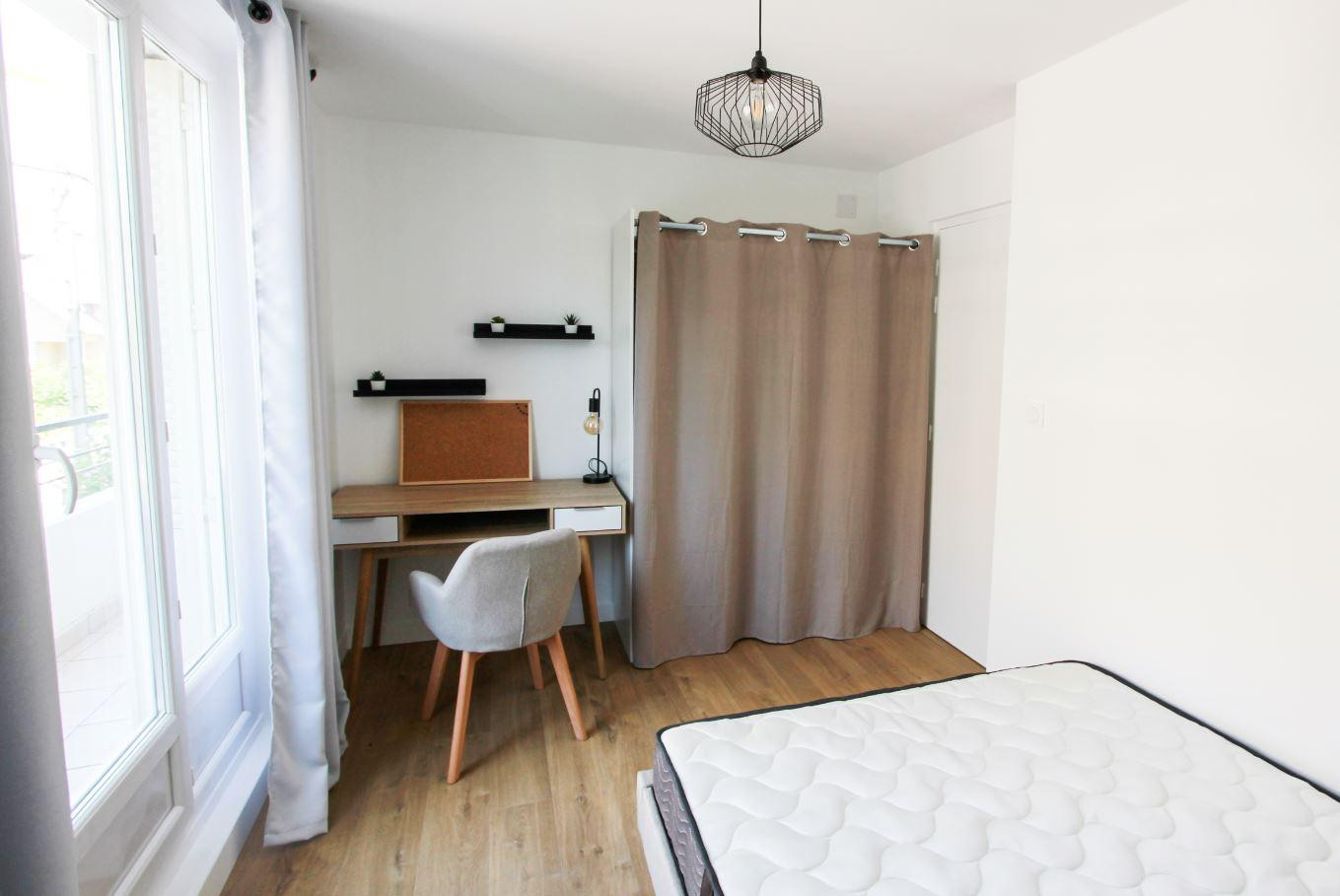 
                                                Colocation
                                                 Colocation de standing - Chambre avec Balcon 🌟