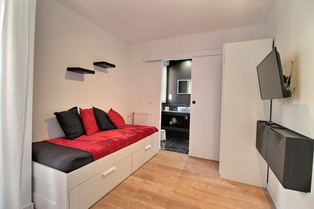 
                                                Colocation
                                                 Colocation Duplex Evry