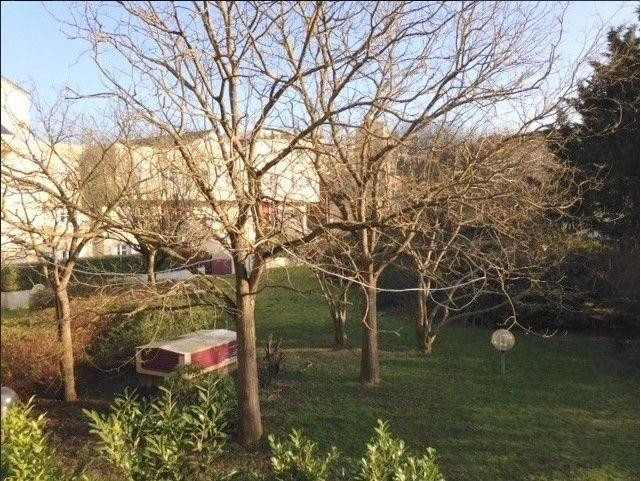 
                                                Location
                                                 Colocation en plein cœur du Centre Commercial SQY