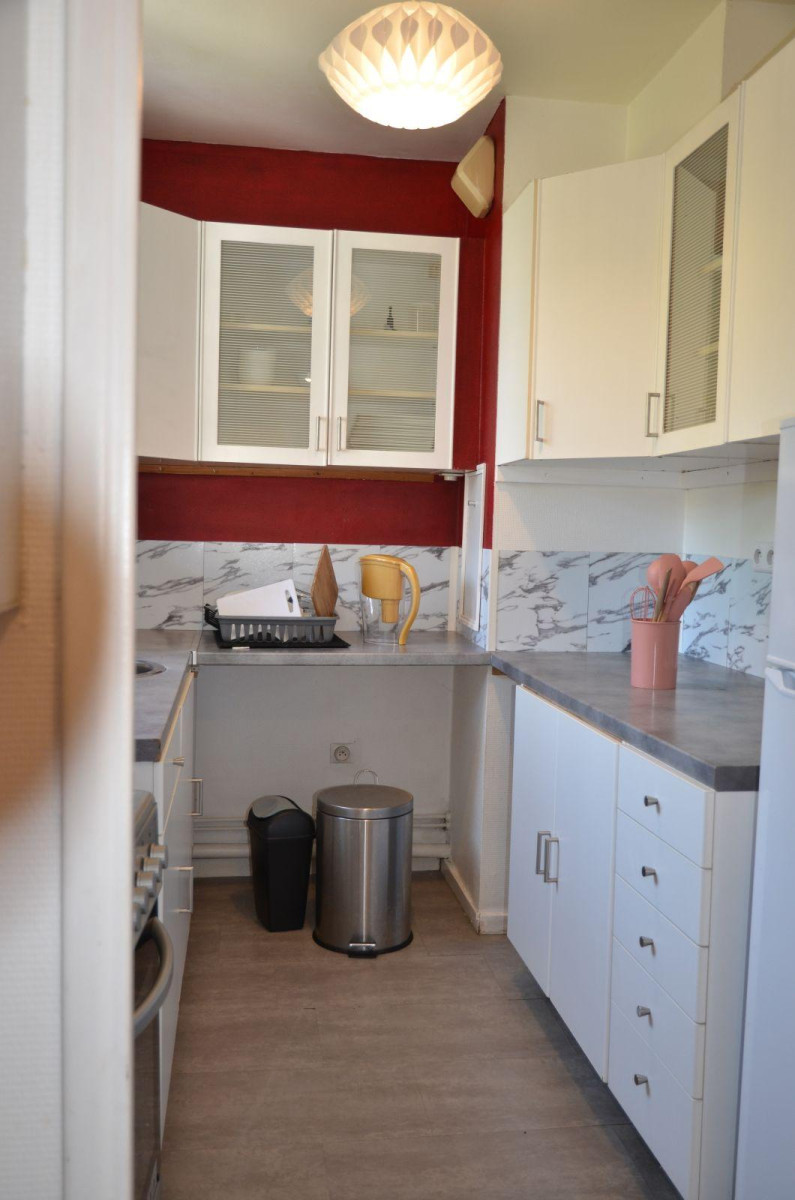 
                                                Location
                                                 Colocation en plein cœur du Centre Commercial SQY