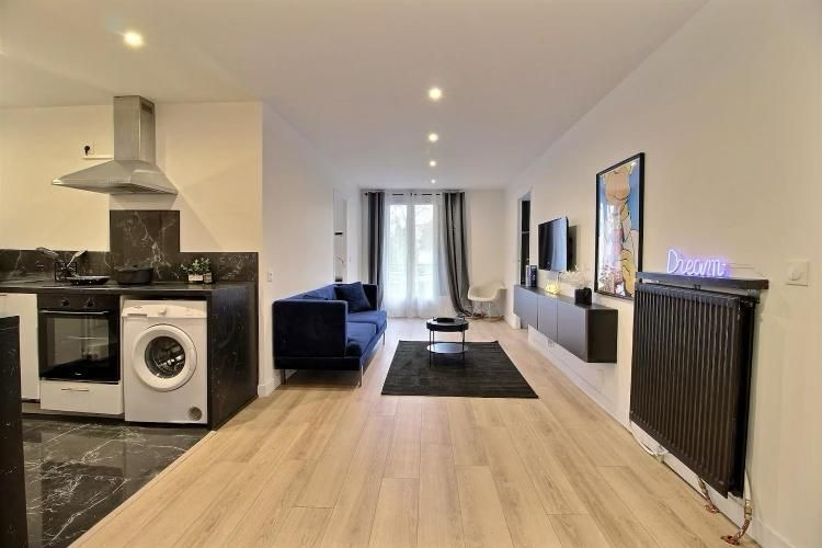 
                                                Location
                                                 Colocation étudiante Evry (loyer tout inclus)