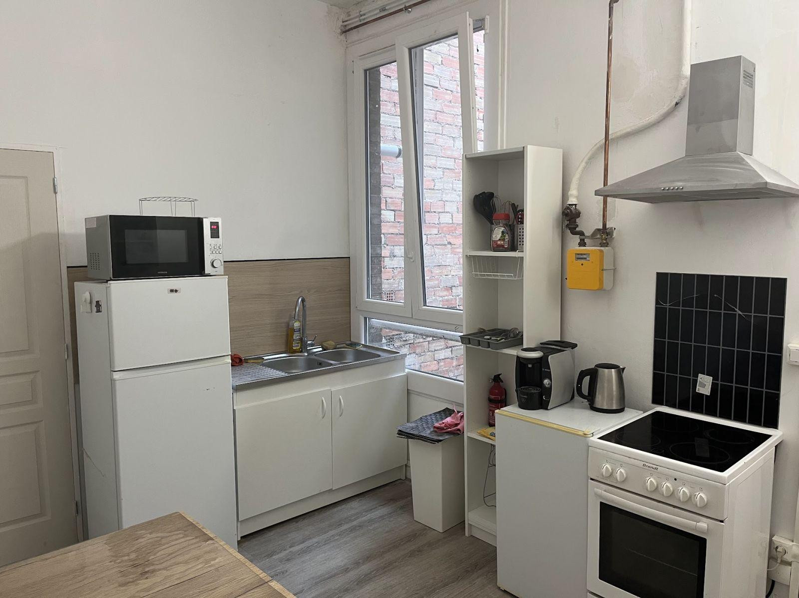 
                                                Colocation
                                                 Colocation fille place d Erlon