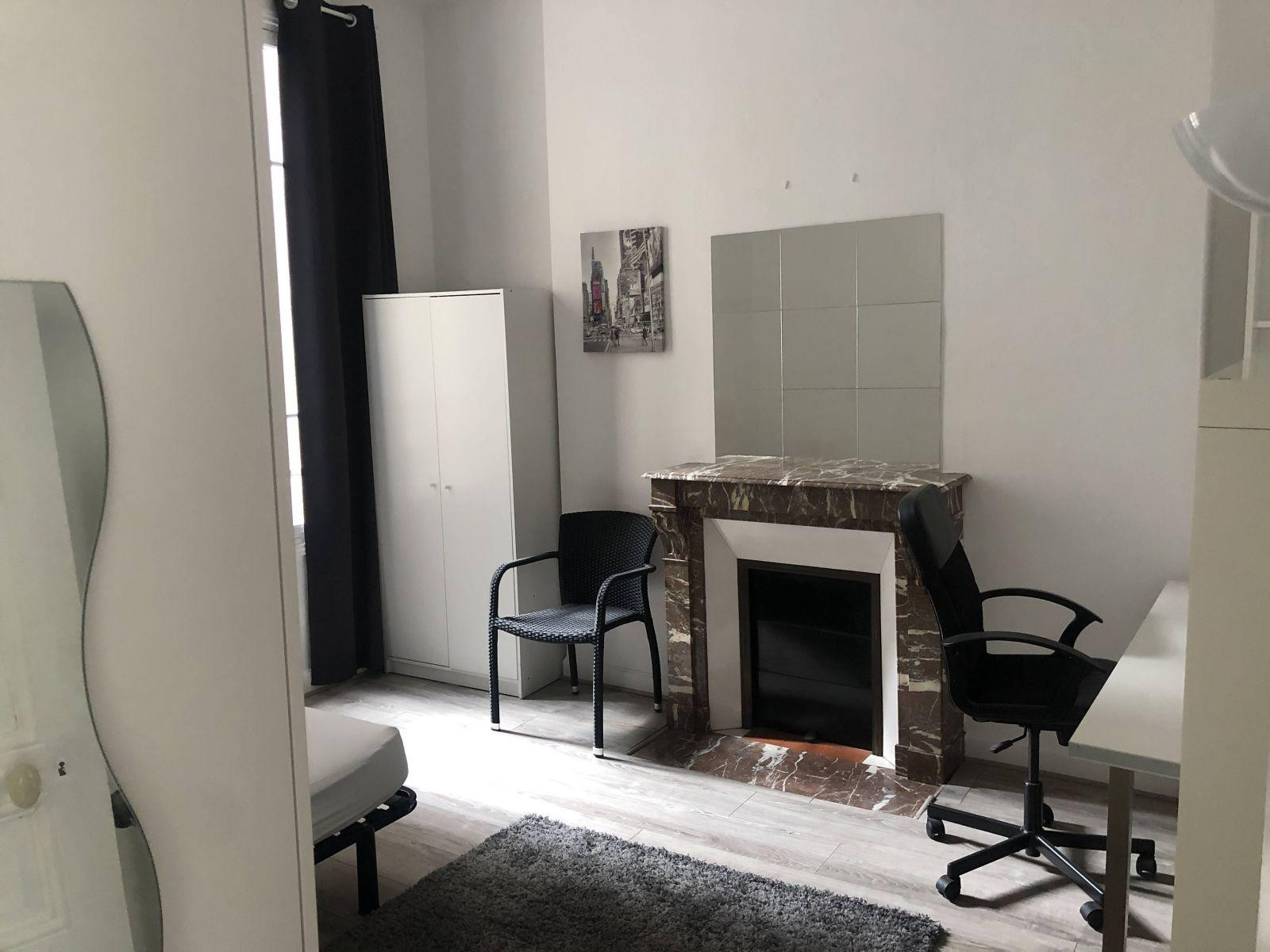 
                                                Colocation
                                                 Colocation fille place d Erlon