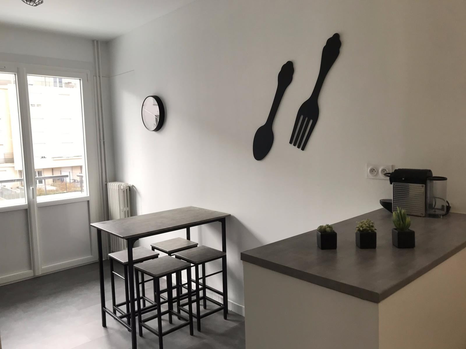 
                                                Location
                                                 Colocation hyper centre Saint-Etienne