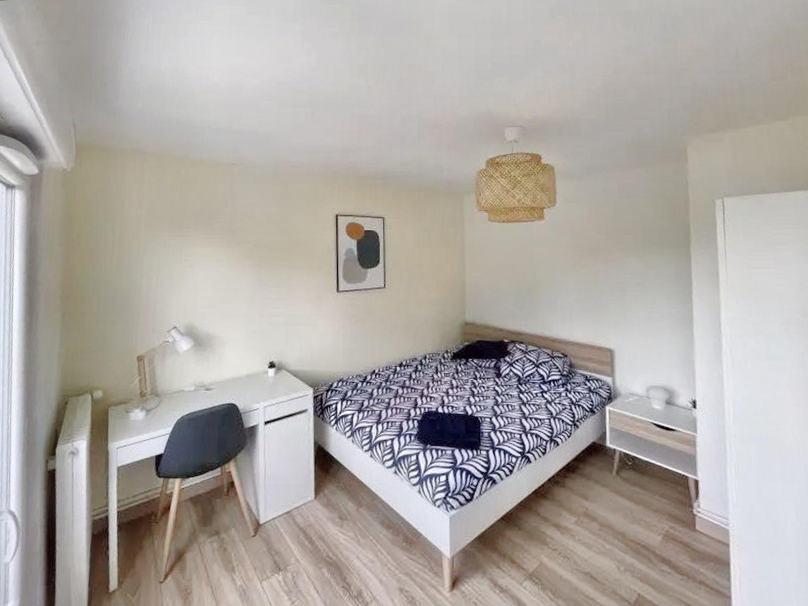 
                                                Location
                                                 Colocation idéale : appartement lumineux, balcon
