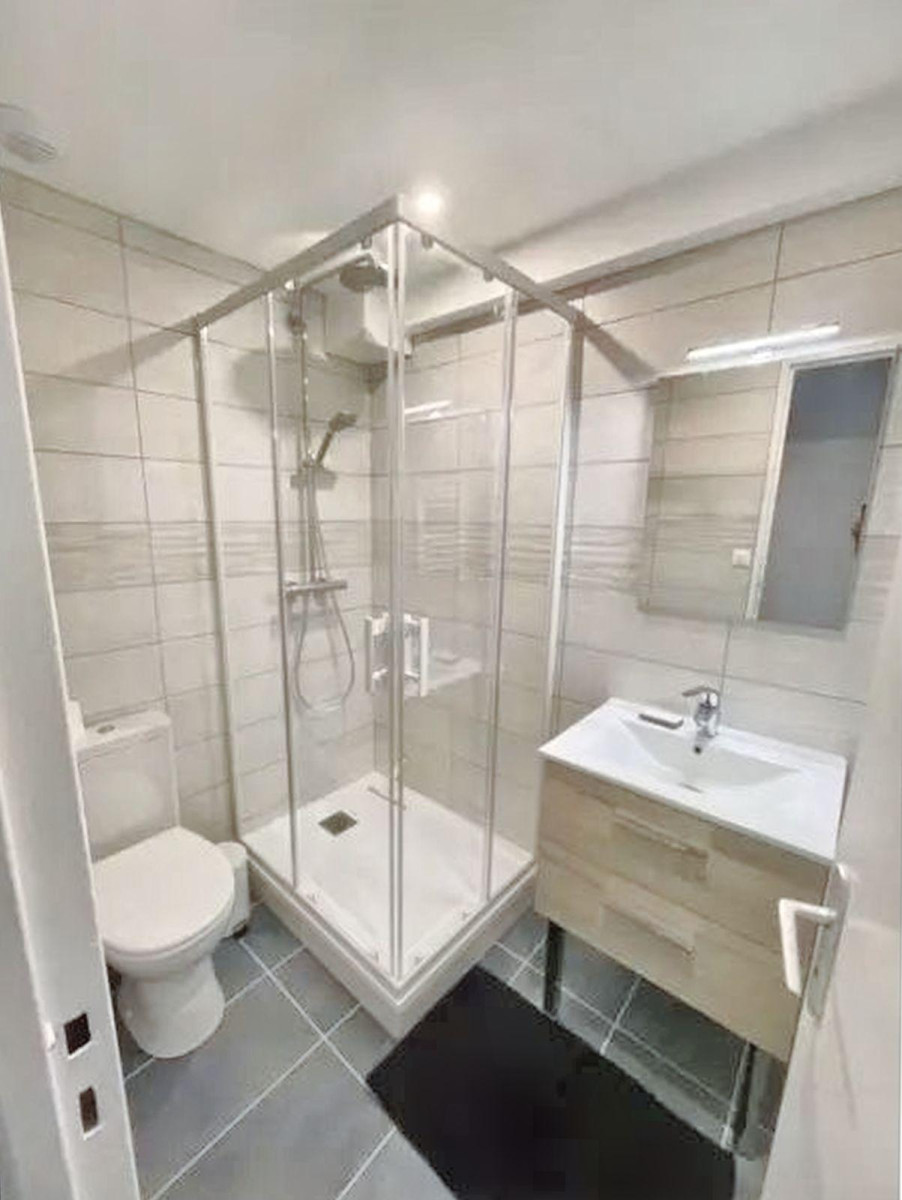 
                                                Location
                                                 Colocation idéale : appartement lumineux, balcon
