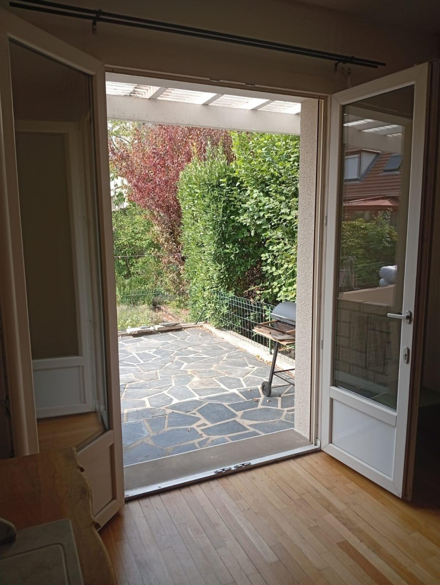 
                                                Colocation
                                                 COLOCATION : La campagne à la ville.... Montgeron