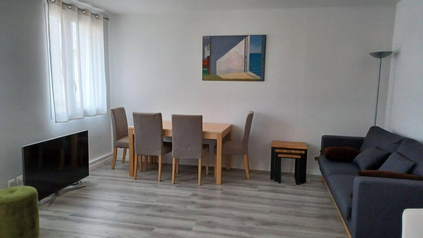 
                                                Colocation
                                                 Colocation Le Chesnay - Chambre Meublée 10m²
