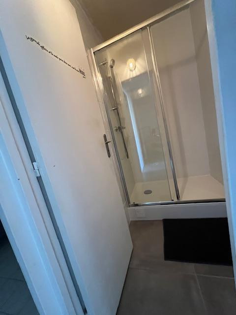 
                                                Colocation
                                                 COLOCATION LUMINEUSE PRES DE CERGY PREFECTURE