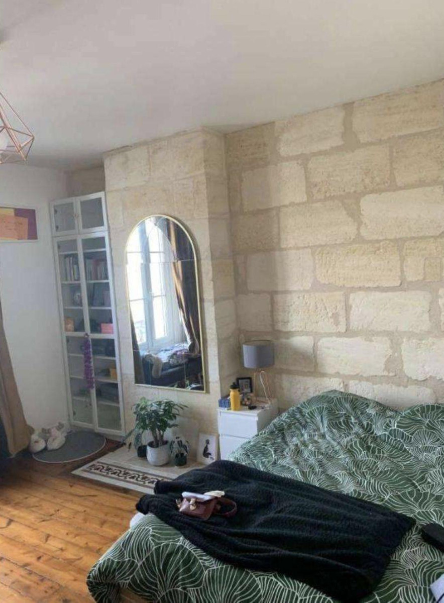 
                                                Colocation
                                                 Colocation - maison de ville avec cour privative