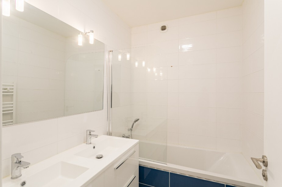 
                                                Colocation
                                                 COLOCATION MASCULINE - 124 AVENUE STALINGRAD