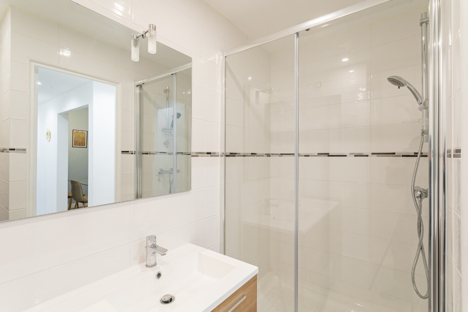 
                                                Colocation
                                                 COLOCATION MASCULINE - 124 AVENUE STALINGRAD