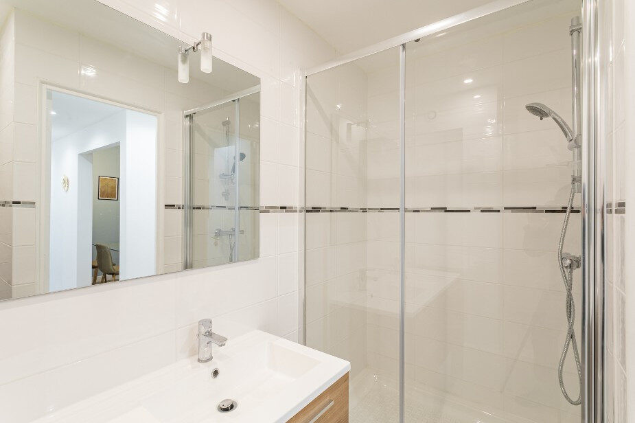 
                                                Colocation
                                                 COLOCATION MASCULINE - 124 AVENUE STALINGRAD
