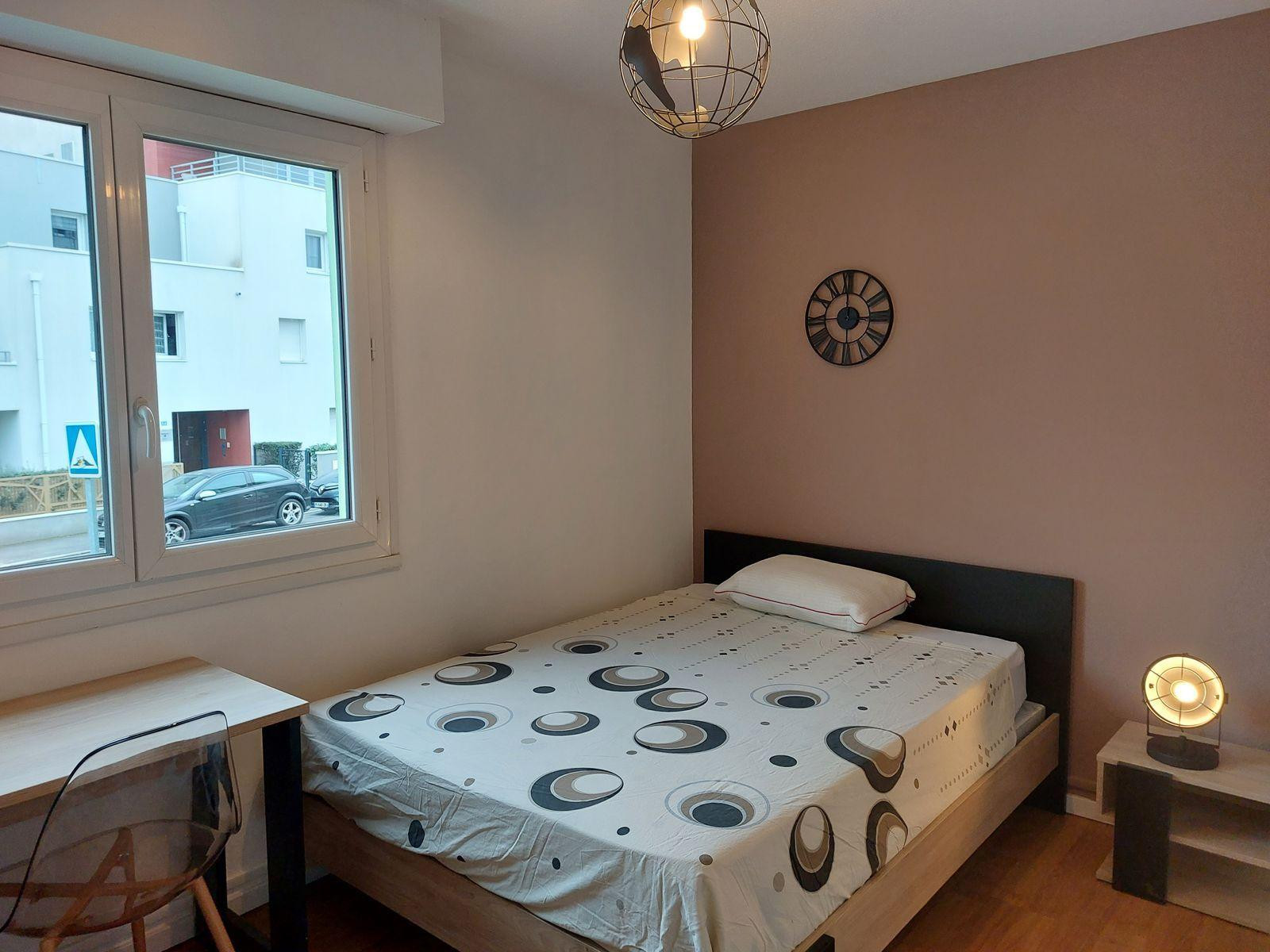 
                                                Colocation
                                                 Colocation meublé de standing avec femme de ménage