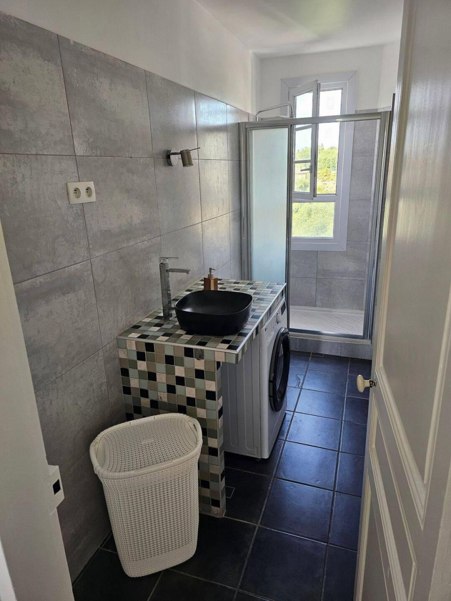 
                                                Colocation
                                                 Colocation meublée 3 chambres, 74 m²