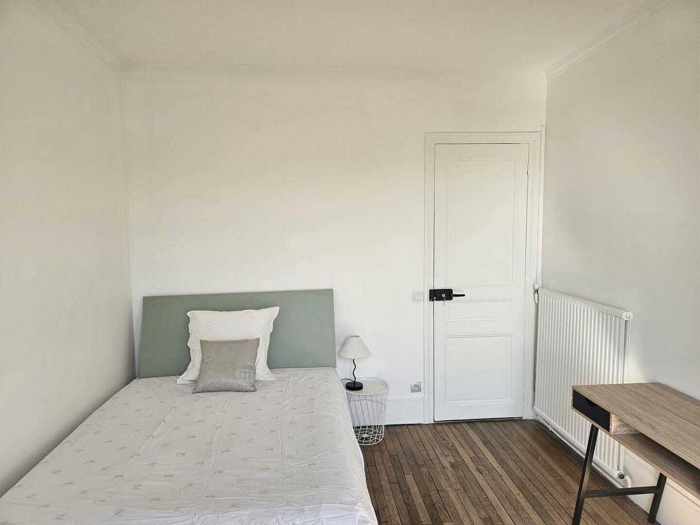 
                                                Colocation
                                                 Colocation meublée 3 chambres, 74 m²