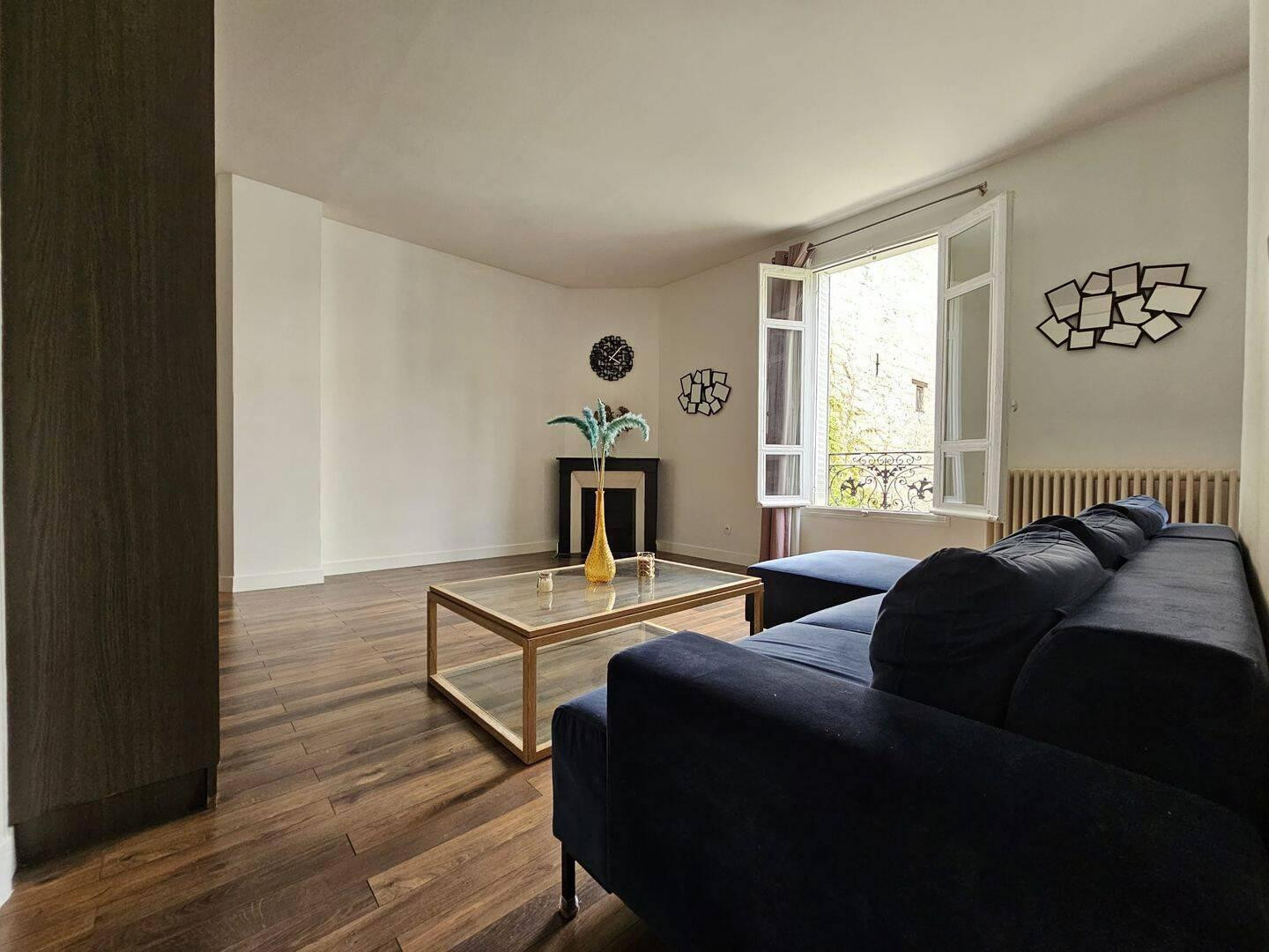 
                                                Colocation
                                                 Colocation meublée 3 chambres, 76 m²