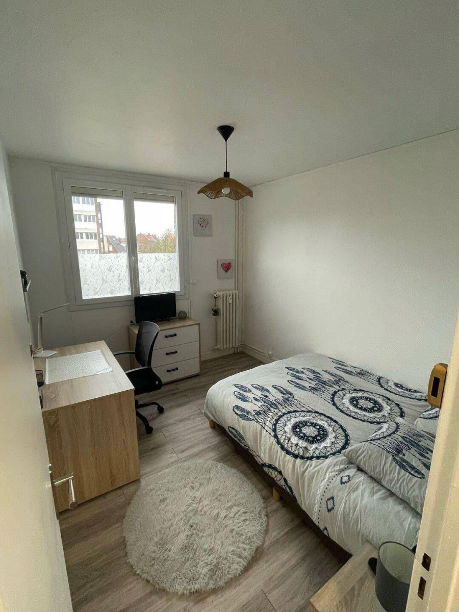 
                                                Location
                                                 Colocation meublée – 3 chambres – Amiens Nord