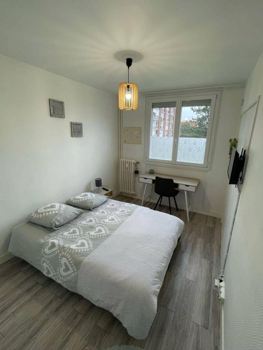 
                                                Location
                                                 Colocation meublée – 3 chambres – Amiens Nord