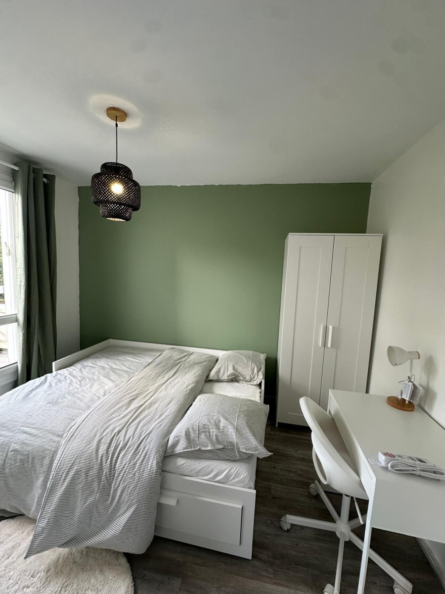 
                                                Location
                                                 Colocation meublée 4 chambres – 80 m²