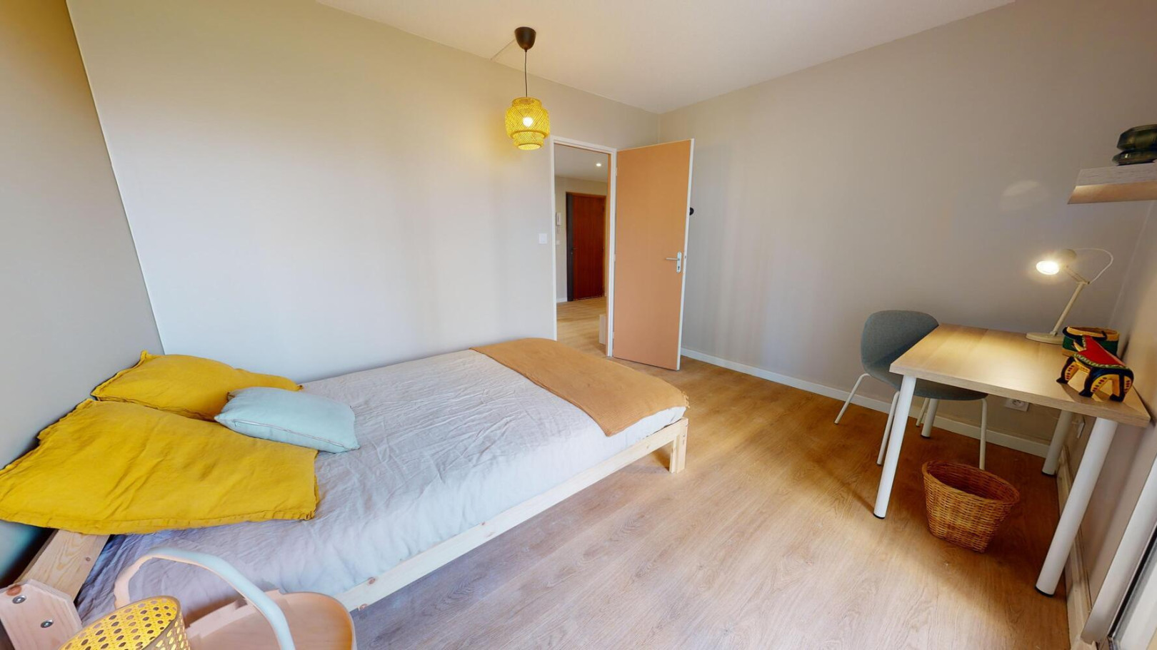 
                                                Colocation
                                                 COLOCATION MEUBLÉE 4 CHAMBRES – 82 m²