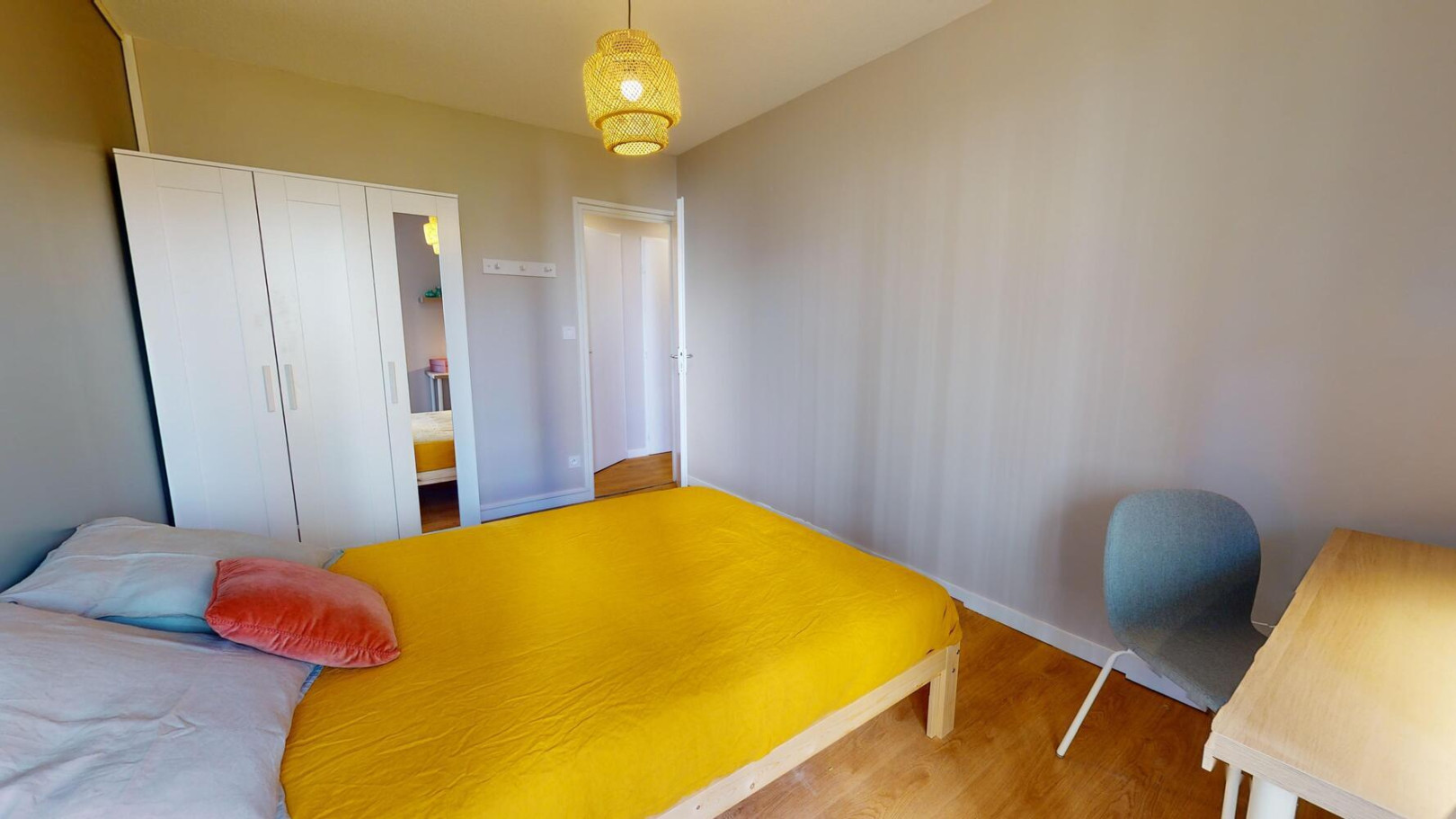 
                                                Colocation
                                                 COLOCATION MEUBLÉE 4 CHAMBRES – 82 m²