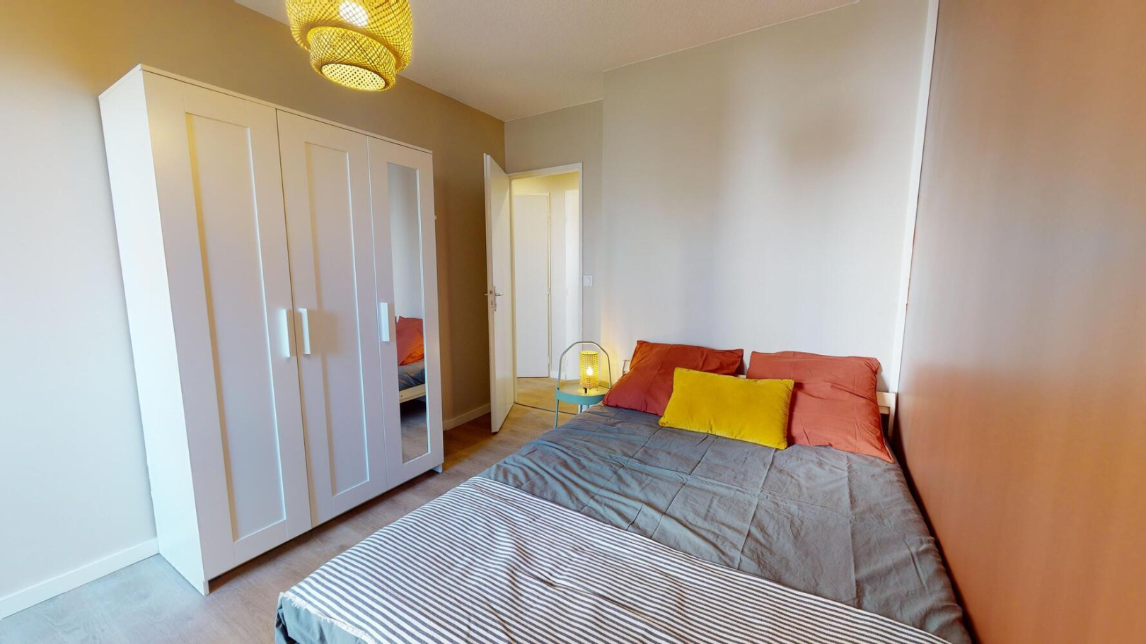
                                                Colocation
                                                 COLOCATION MEUBLÉE 4 CHAMBRES – 82 m²