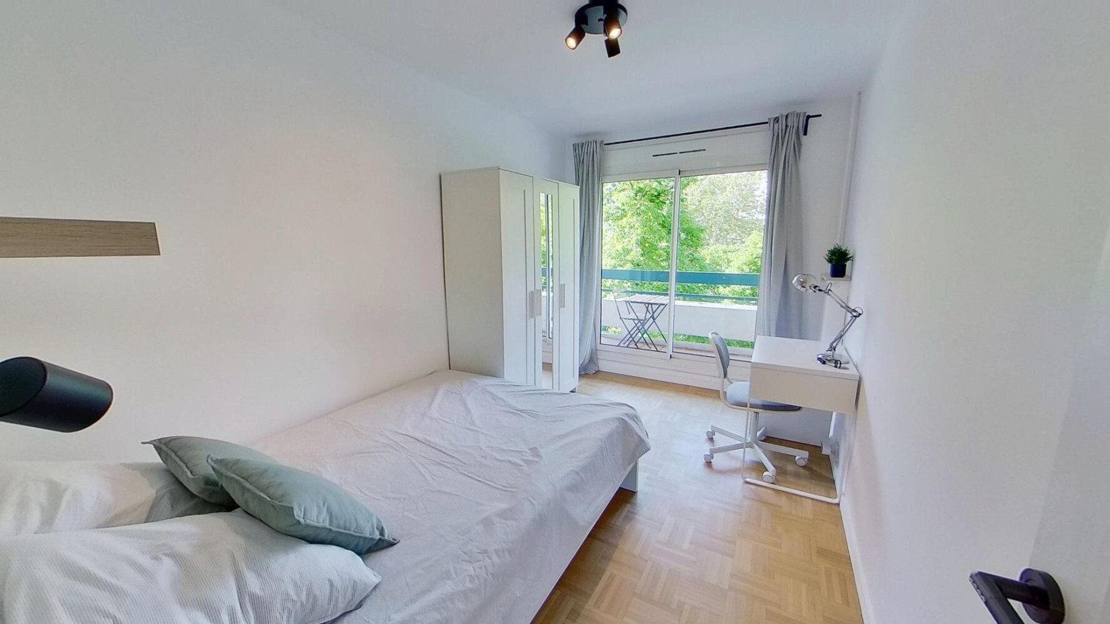 
                                                Colocation
                                                 Chambre en colocation appartement meublé