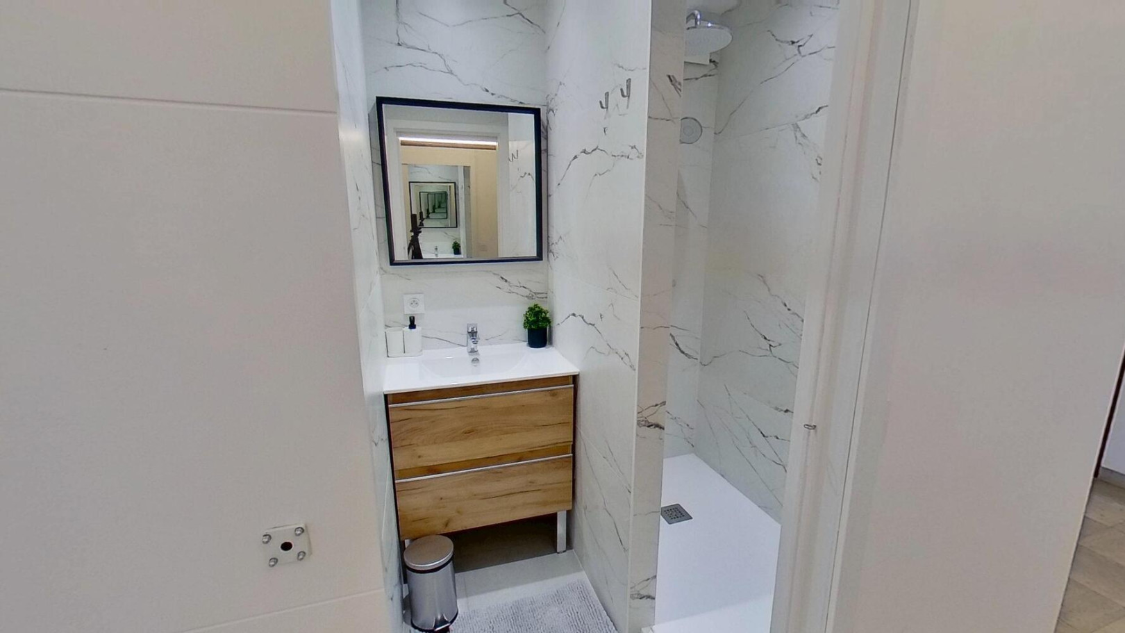 
                                                Colocation
                                                 Chambre en colocation appartement meublé