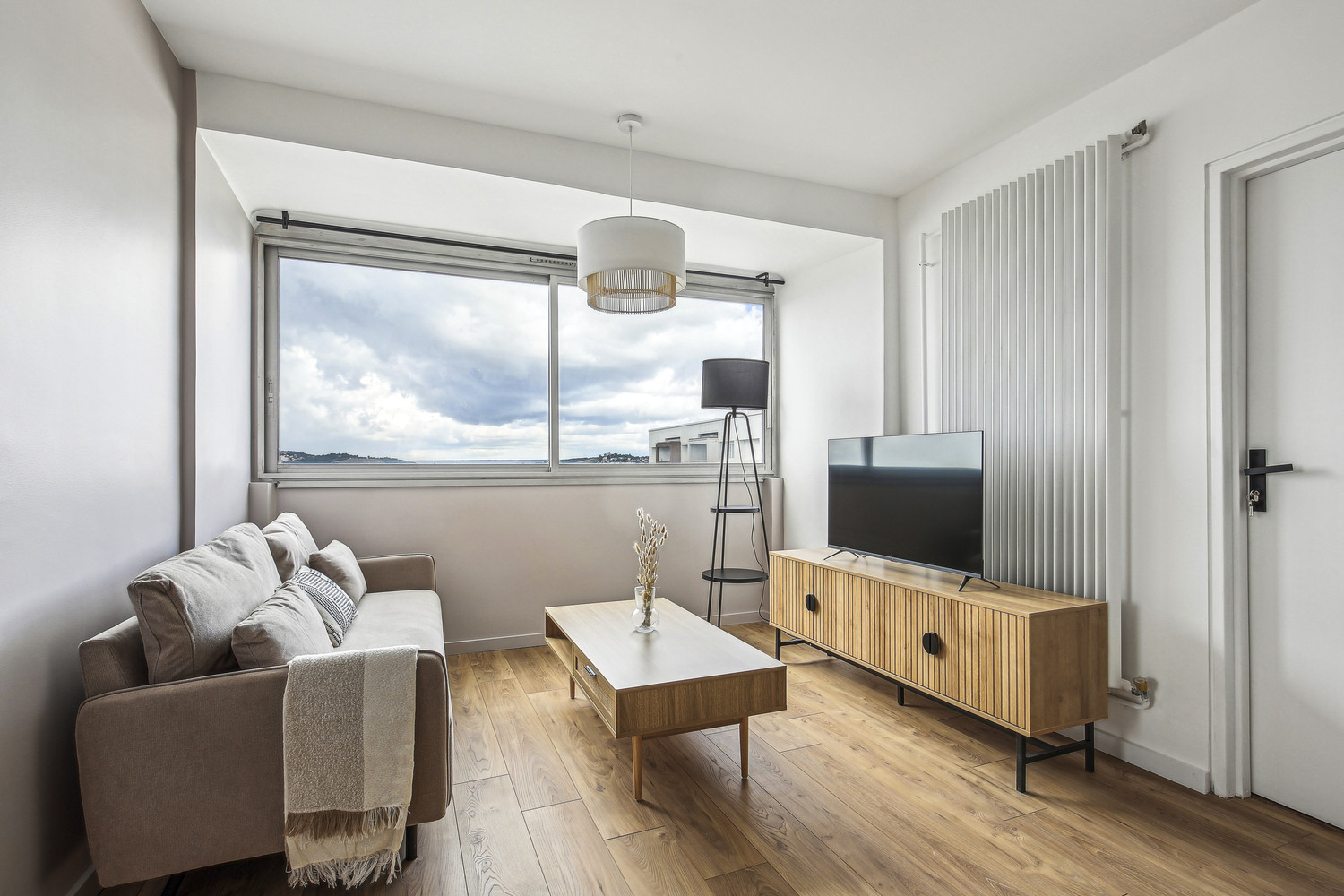 
                                                Colocation
                                                 COLOCATION MEUBLEE