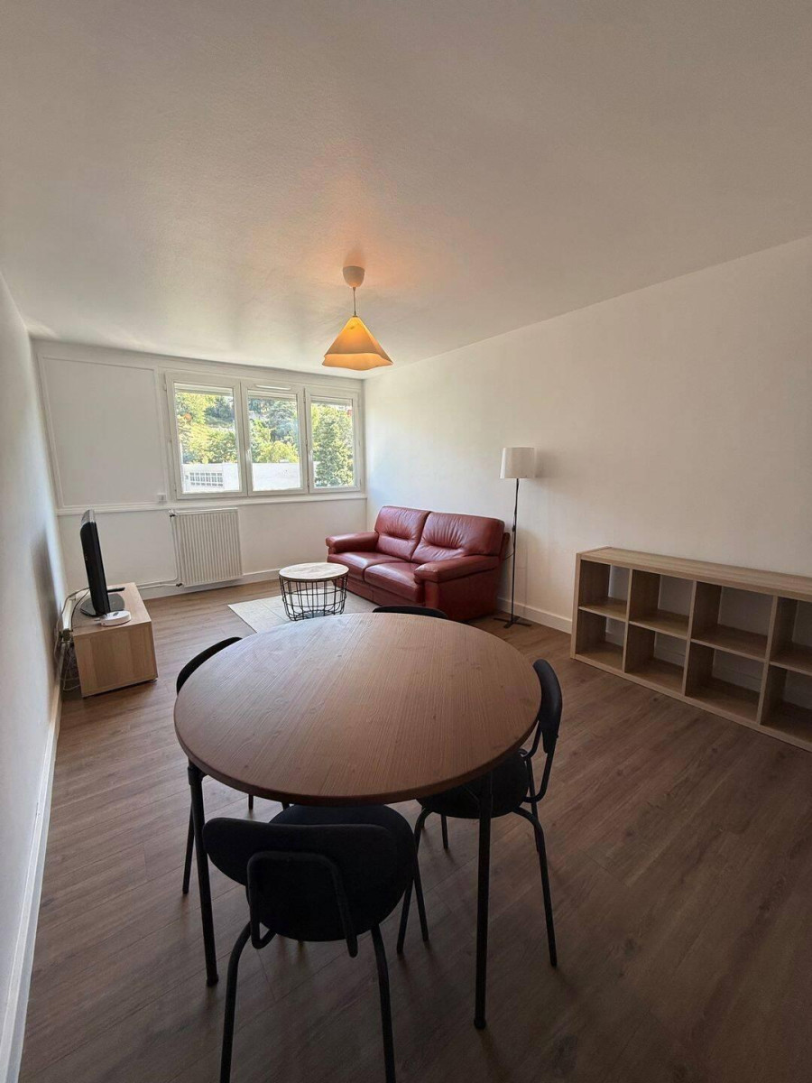 
                                                Colocation
                                                 Colocation meublée — Chambre dans T3 rénové 73 m²