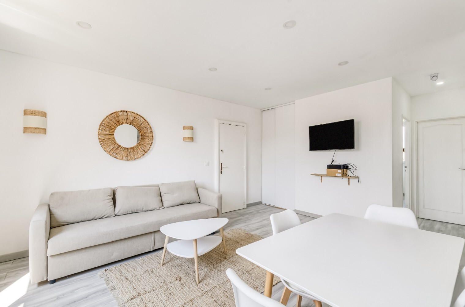 
                                                Colocation
                                                 Colocation meublée de 3 chambres