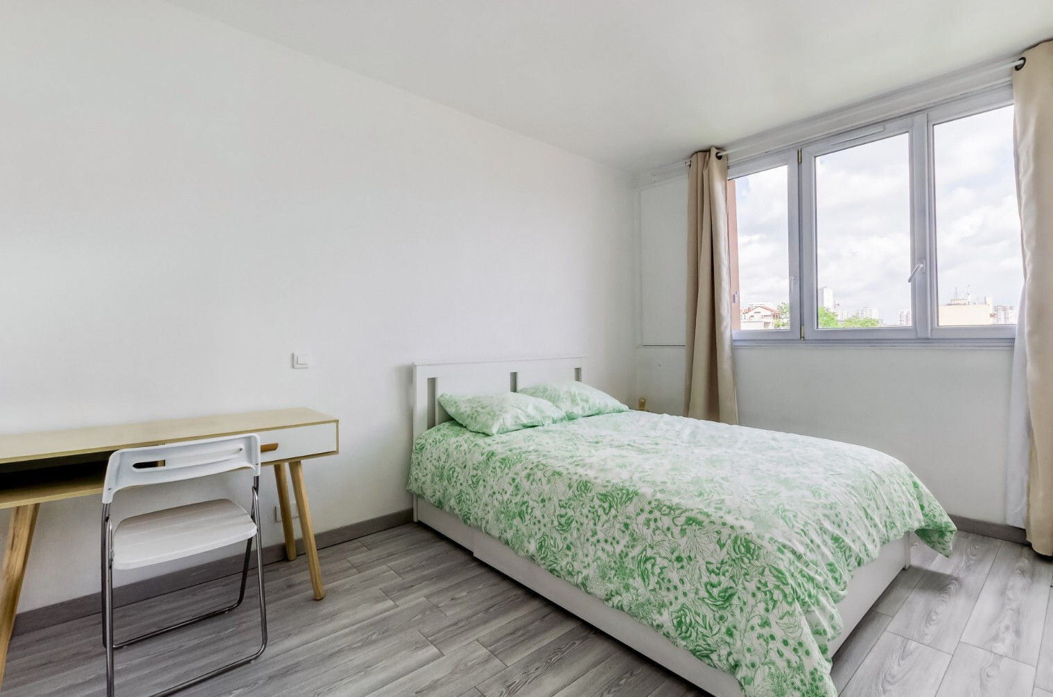 
                                                Colocation
                                                 Colocation meublée de 3 chambres