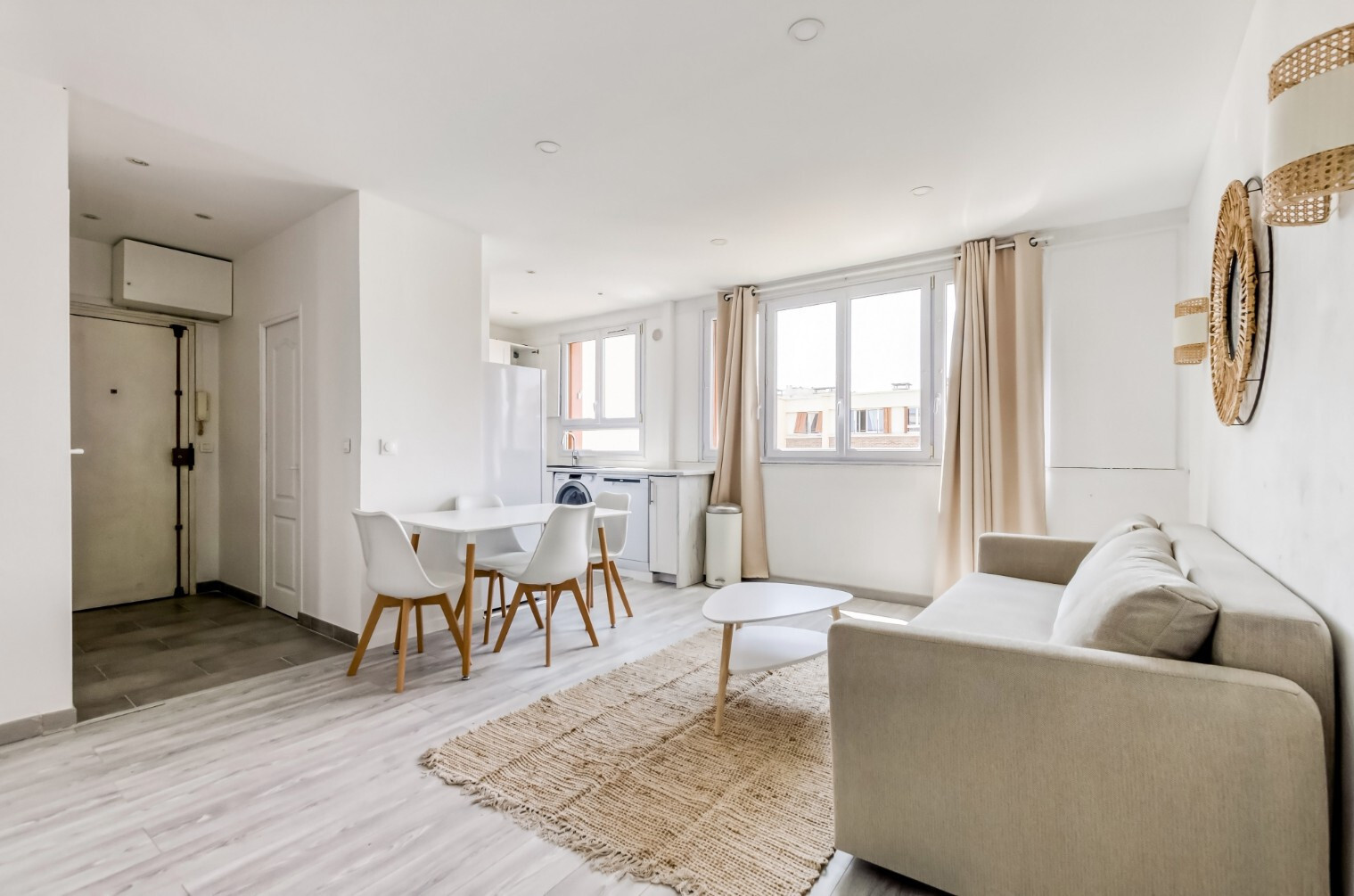 
                                                Colocation
                                                 Colocation meublée de 3 chambres