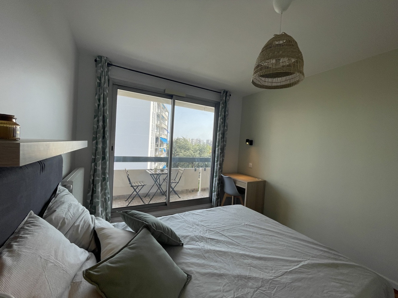 
                                                Colocation
                                                 Chambre en colocation appartement meublé