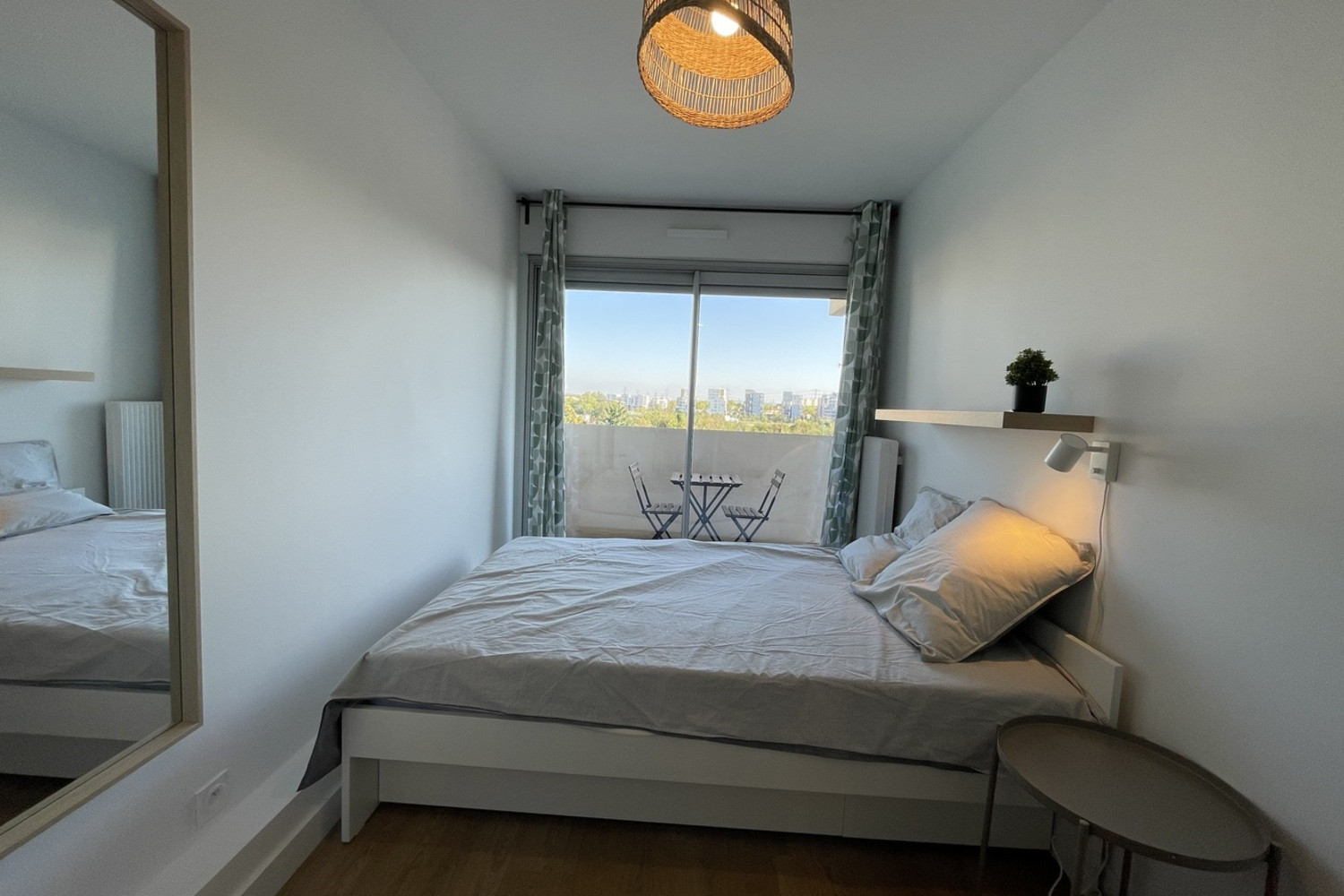 
                                                Colocation
                                                 Chambre en colocation appartement meublé