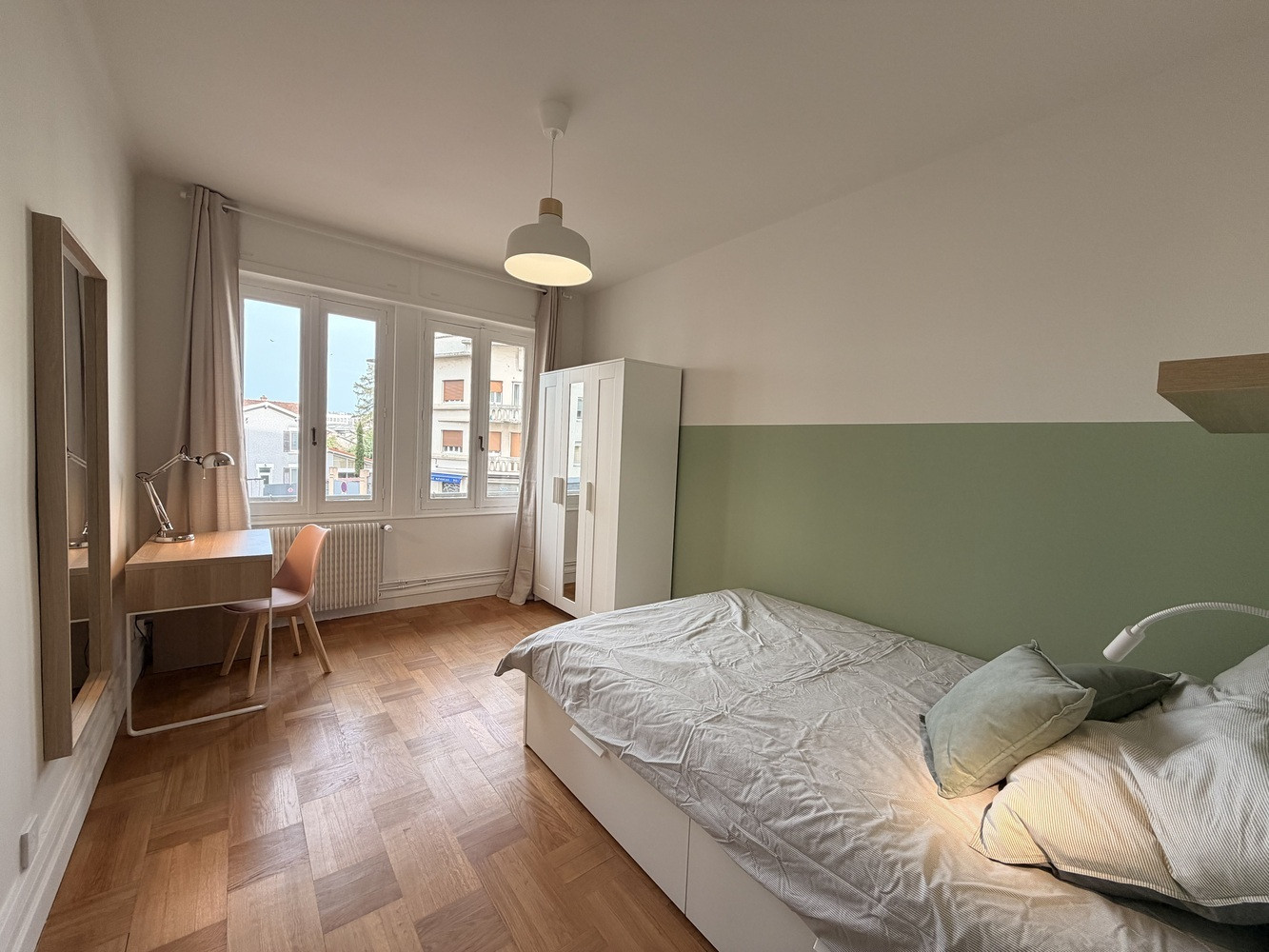 
                                                Colocation
                                                 Chambre en colocation appartement meublé