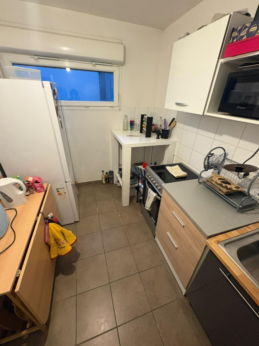 
                                                Location
                                                 Colocation pour étudiant , idéal travail au calme