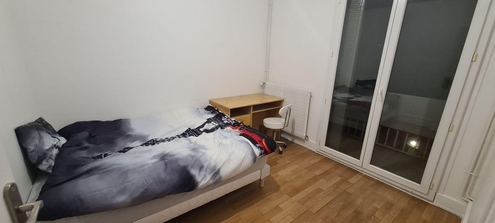 
                                                Location
                                                 Colocation pour jeune étudiante