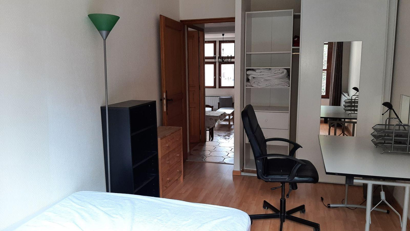 
                                                Colocation
                                                 Colocation quai de Grenoble