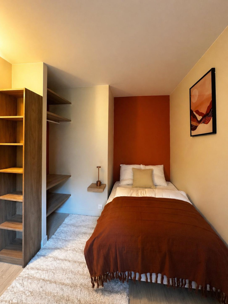 
                                                Colocation
                                                 Colocation refaite à neuf - RER A Noisy-Champs