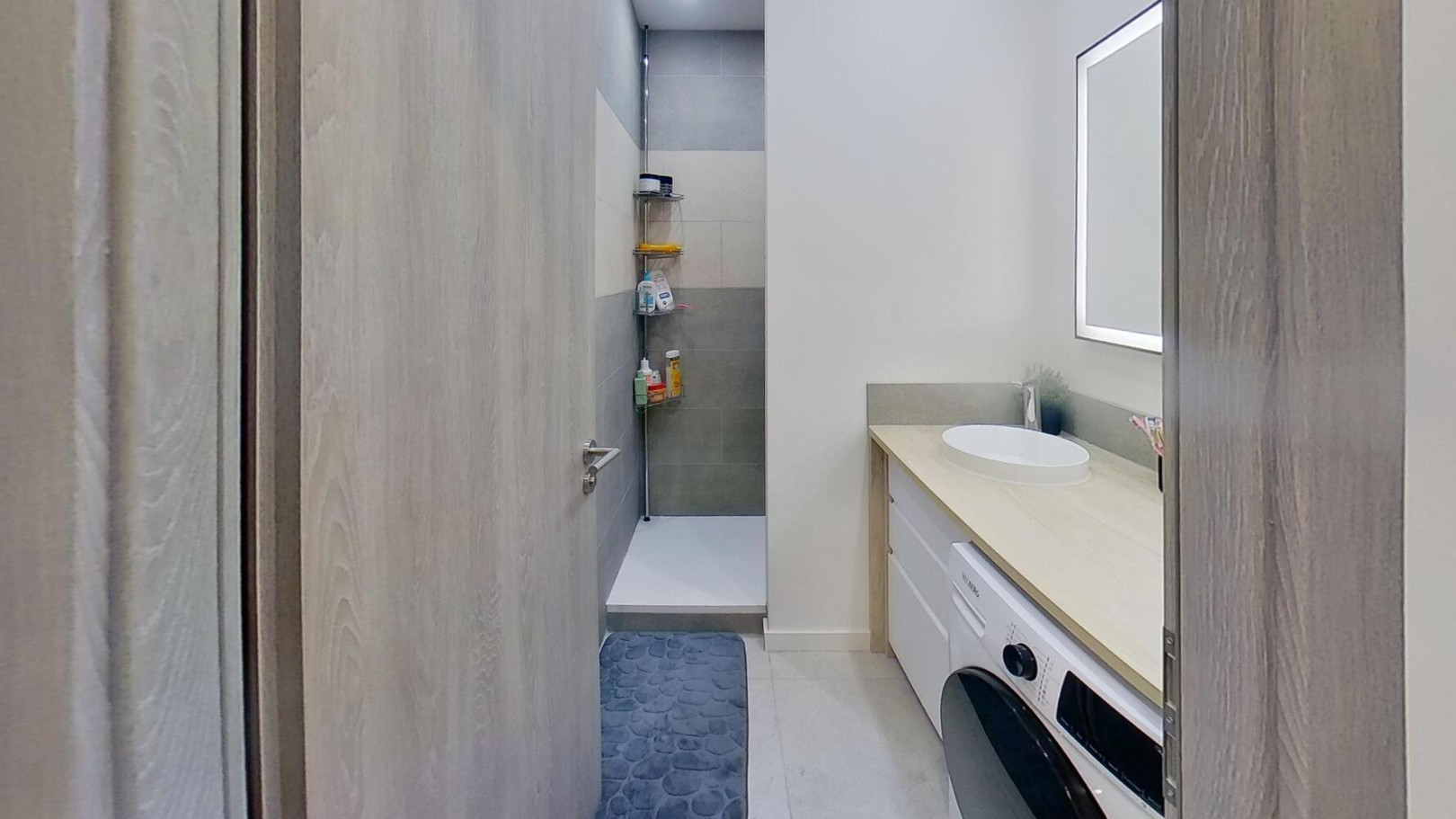 
                                                Colocation
                                                 Colocation rénovée à Lyon 9