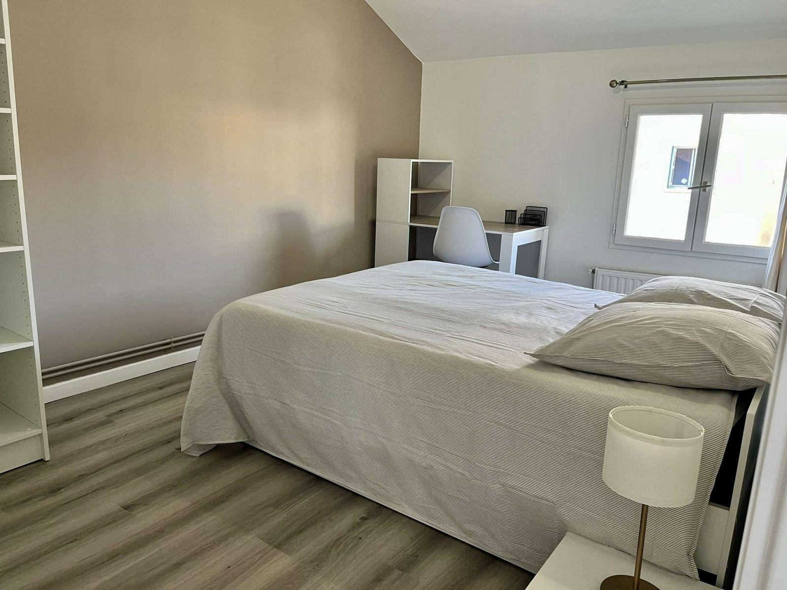 
                                                Colocation
                                                 COLOCATION RÉNOVÉE CHAMBRE MEUBLÉE LYON 7/ St Fons