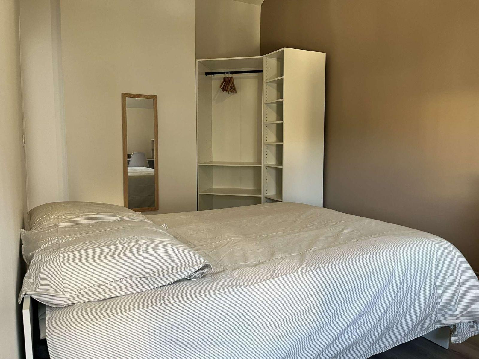 
                                                Colocation
                                                 COLOCATION RÉNOVÉE CHAMBRE MEUBLÉE LYON 7/ St Fons