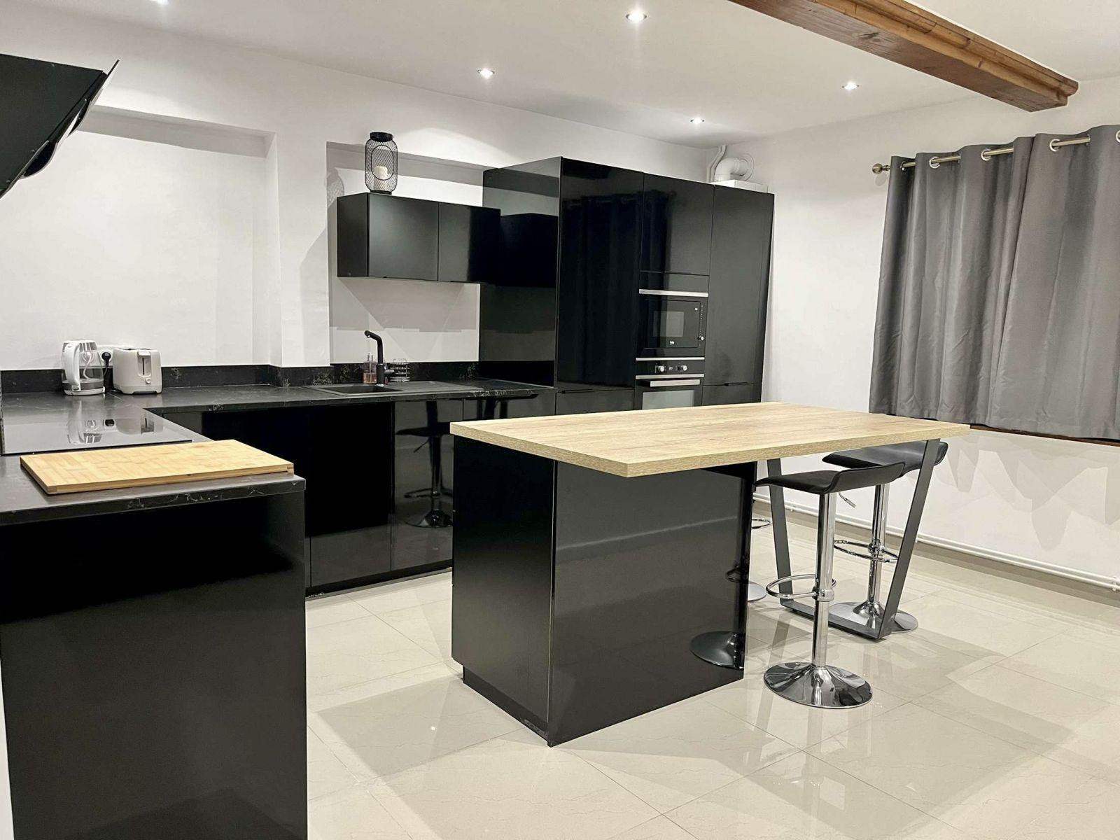 
                                                Colocation
                                                 COLOCATION RÉNOVÉE CHAMBRE MEUBLÉE LYON 7/ St Fons